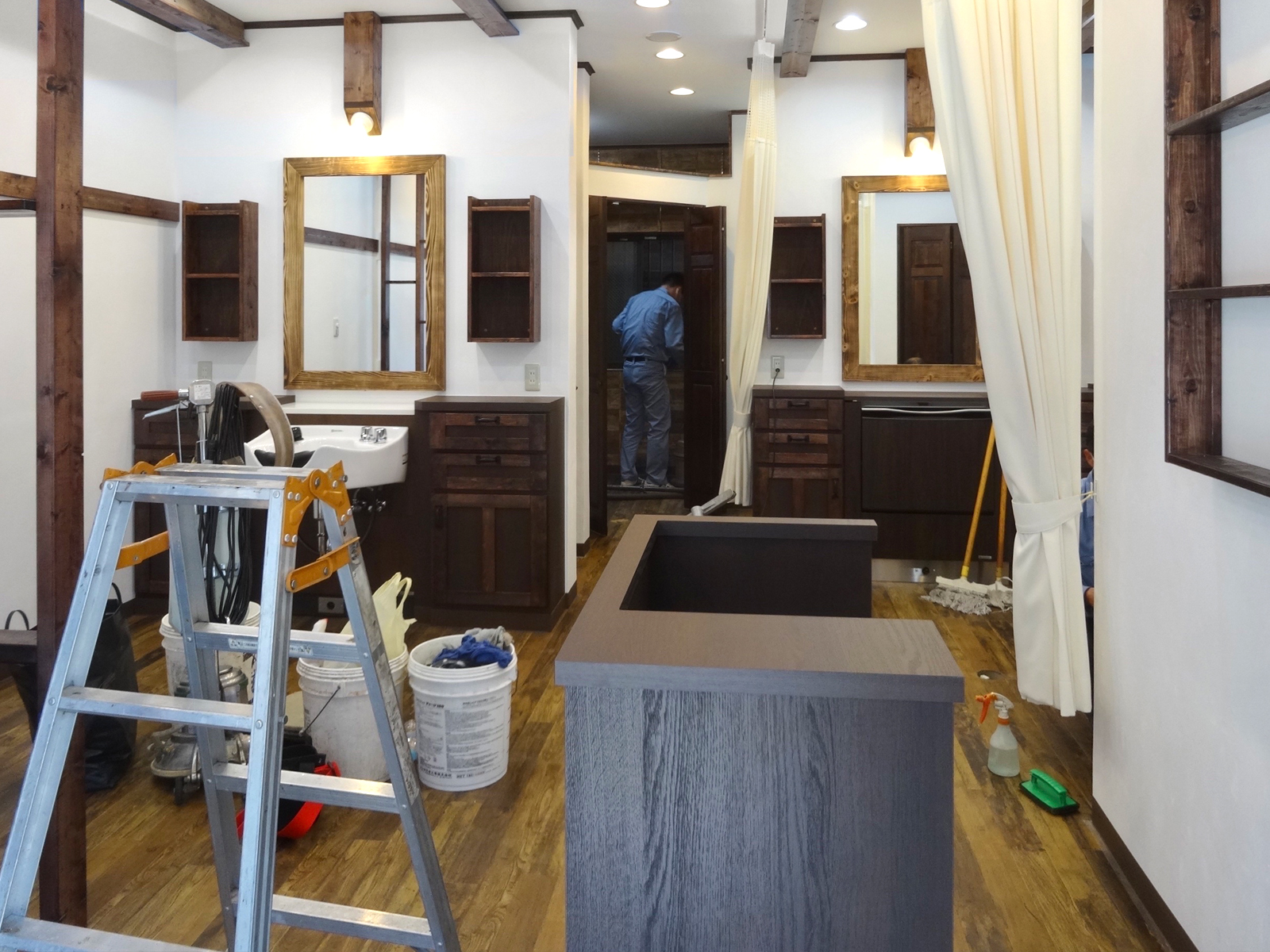 【理容室】理容 小鳩｜設計・施工例｜八百板工芸有限会社