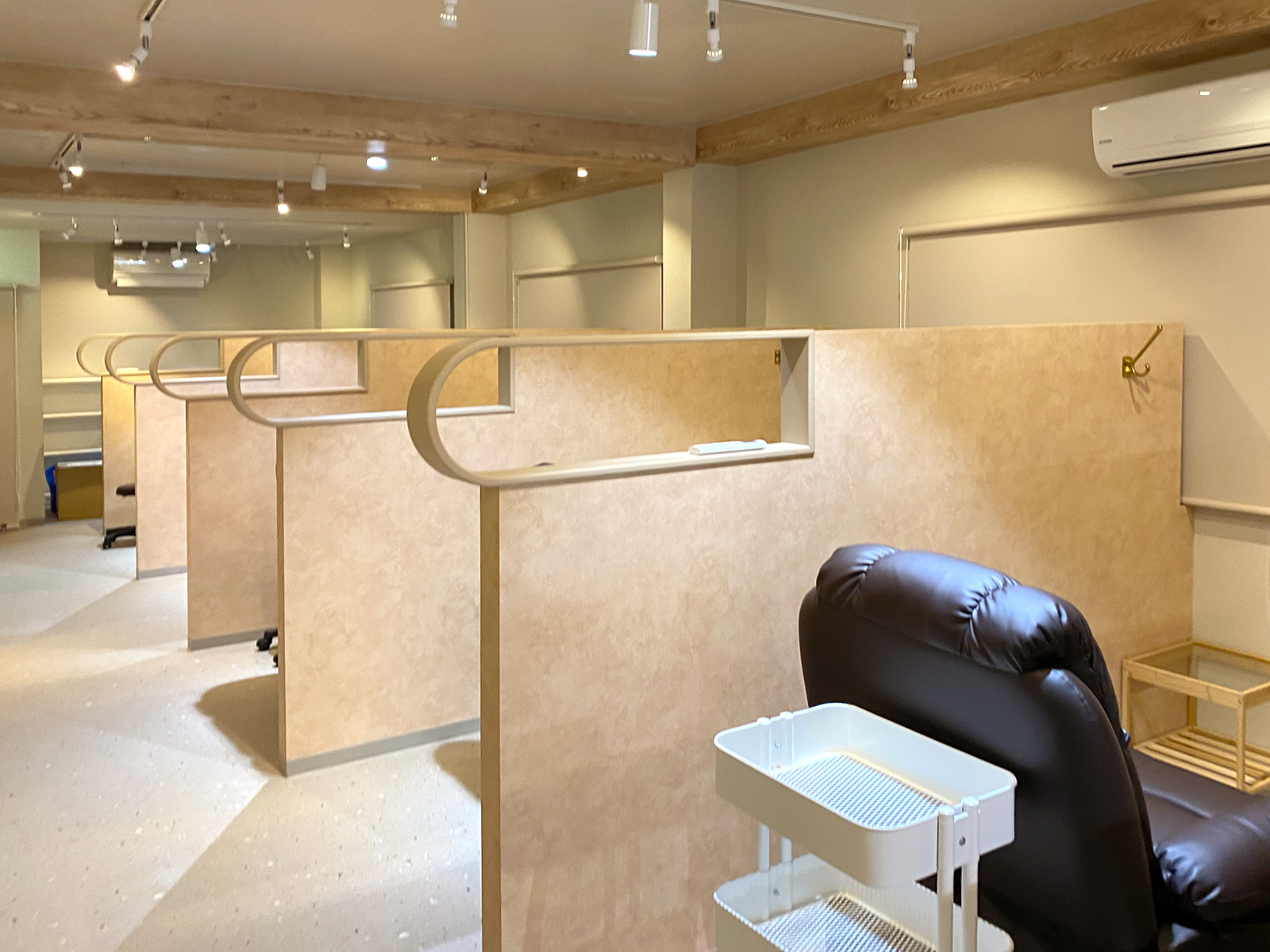 【まつげサロン】nuit 新小岩店｜設計・施工例｜八百板工芸有限会社